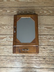 Wandschrank antik - Produktdaten und Eigenschaften bei yopi.de