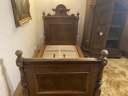 Bett antik - Produktdaten und Eigenschaften bei yopi.de