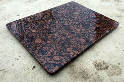 Esstisch mit Granitplatte - Produktdaten und Eigenschaften bei yopi.de